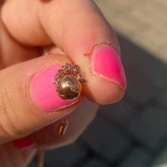 Stunning SWAROVSKI bow and crystal necklace NWOT - Picture 6 of 7